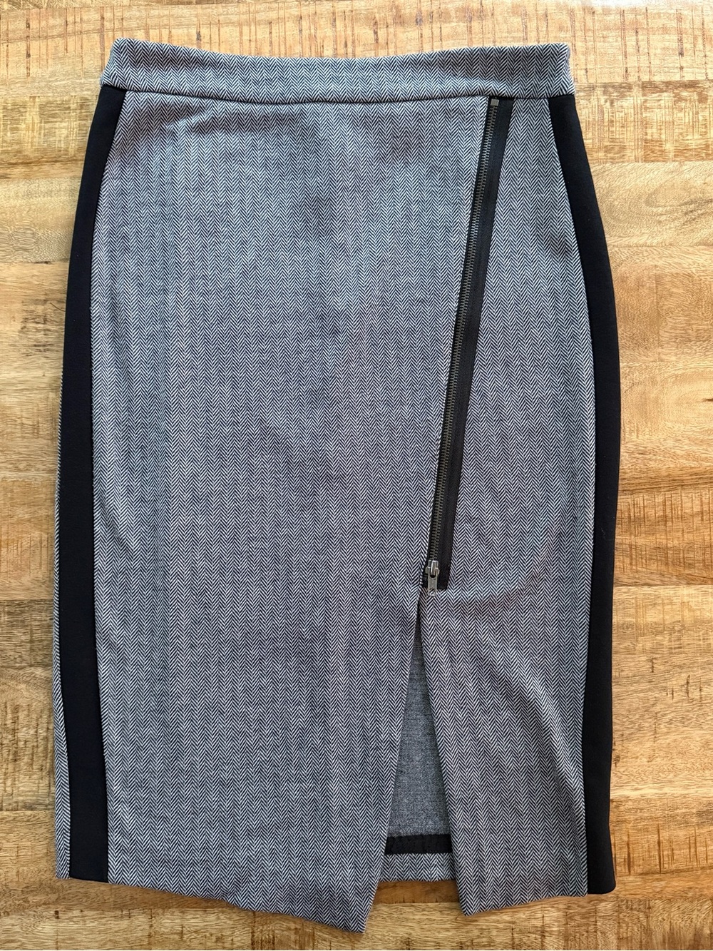 Worthington Herringbone Zip Pencil Skirt Black Gray Size 8 Career Chic